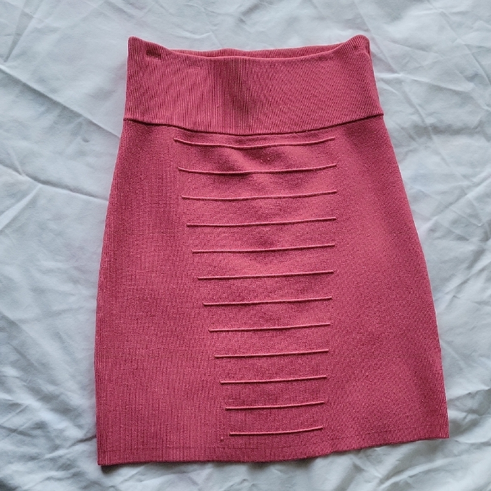Elegant Pink Knit Skirt